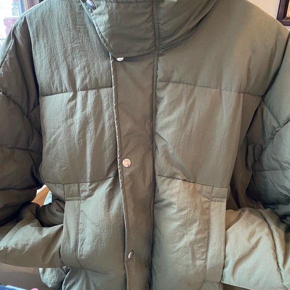 Free People like new lightly used puffer jacket 2 times size L . - Picture 2 of 12